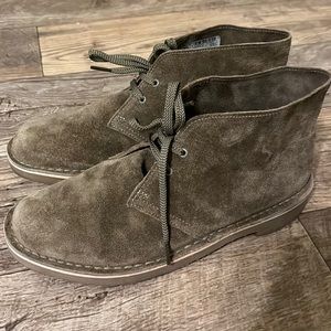 NEW IN BOX Clarks Bushacre 2 Suede Boots (fits like Men’s Clarks 8)